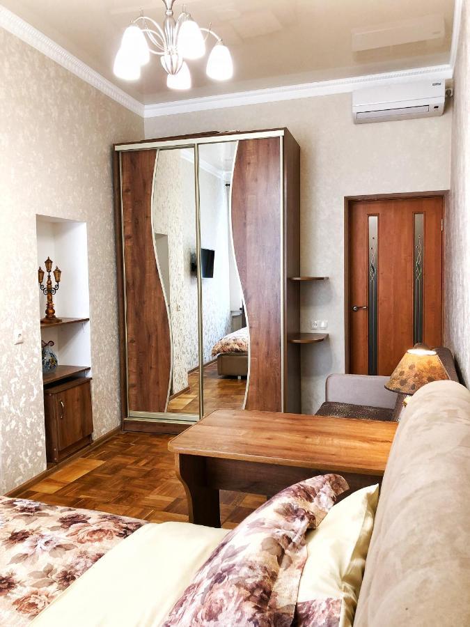Apartment Apartments Near Rynok Square On Staroyevreyska And Fedorova Streets Lviv