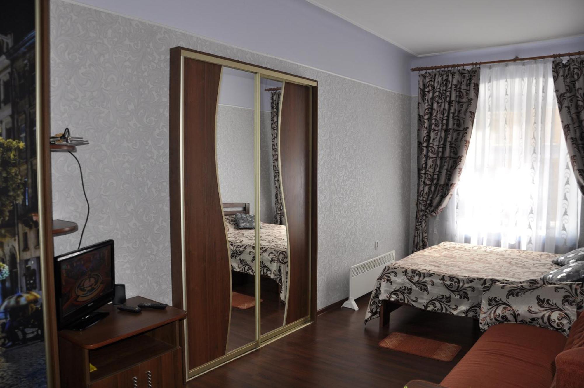 Apartment Apartments Near Rynok Square On Staroyevreyska And Fedorova Streets