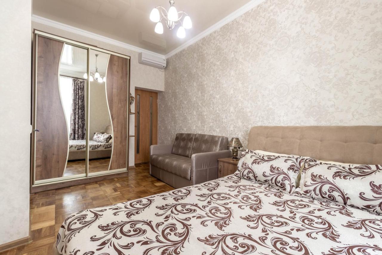 Apartments Near Rynok Square On Staroyevreyska And Fedorova Streets * Lviv