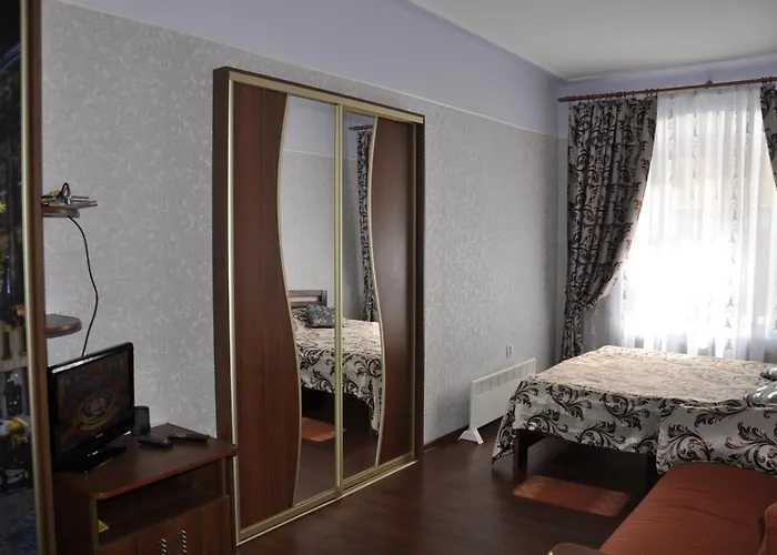 Apartments Near Rynok Square On Staroyevreyska And Fedorova Streets