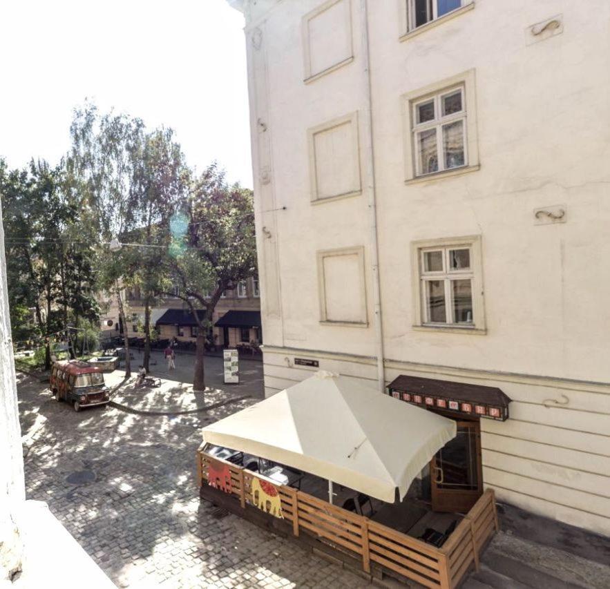 Near Rynok Square On Staroyevreyska And Fedorova Streets 公寓